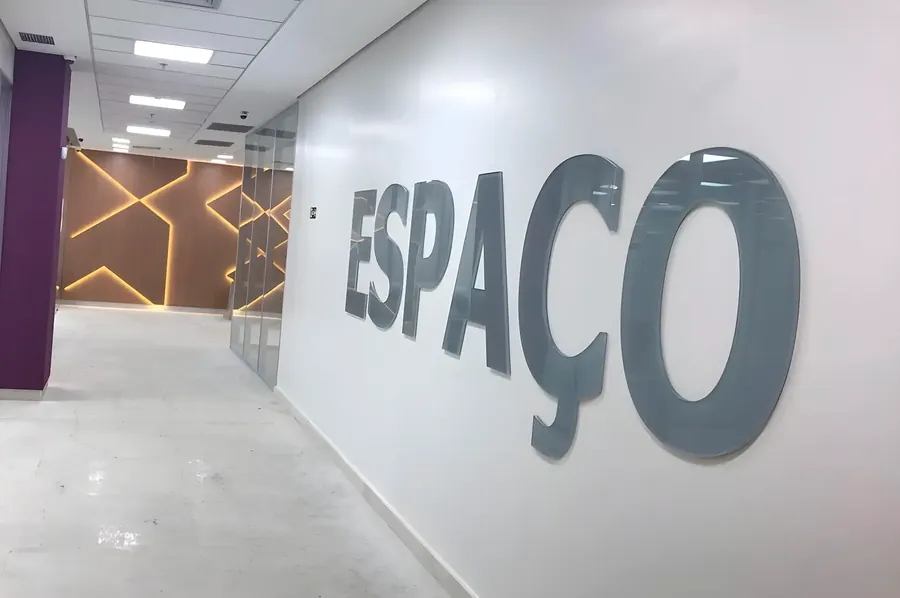 Letra em acrílico Ultragaz